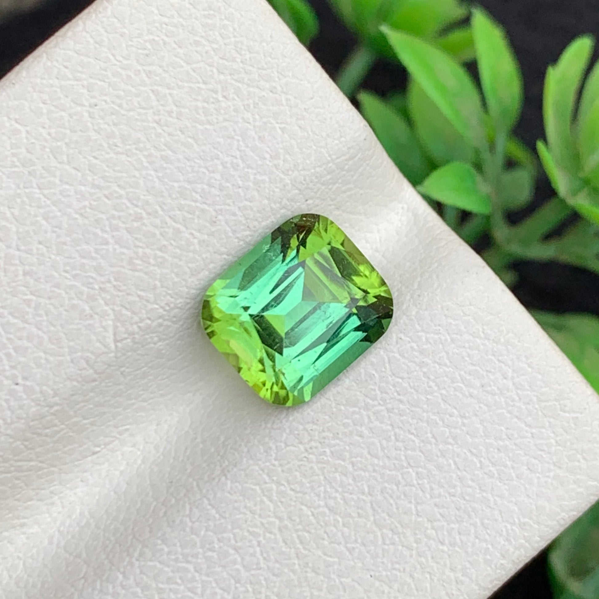 bright forest green Gemstone