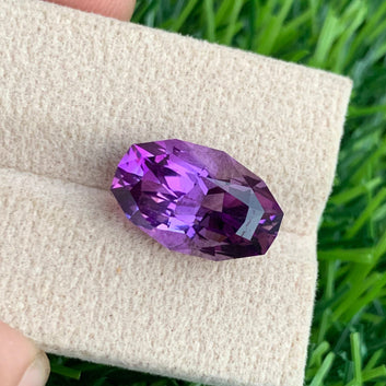 7.51 Carats Sophisticated Pink Purple Amethyst Gemstone with Perfect Marquis shape