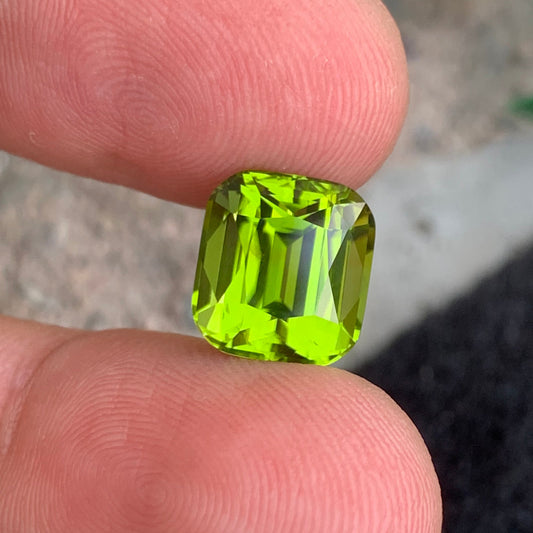 Green Peridot gemstone
Green Peridot jewelry
