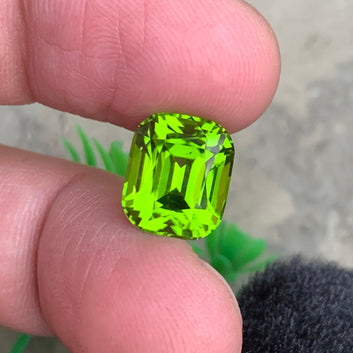 8.30 Carats Green Peridot Gemstone with Beautiful Shine, Cushion Shape from Pakistan