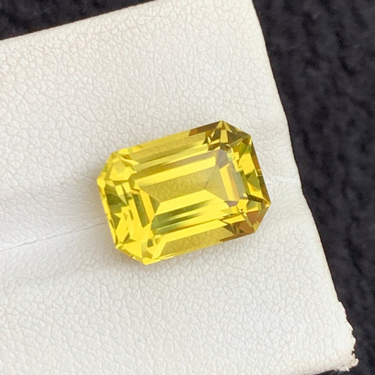 6.85 Carats Lemon Quartz from Brazil, Yellow Quartz Emerald Shape