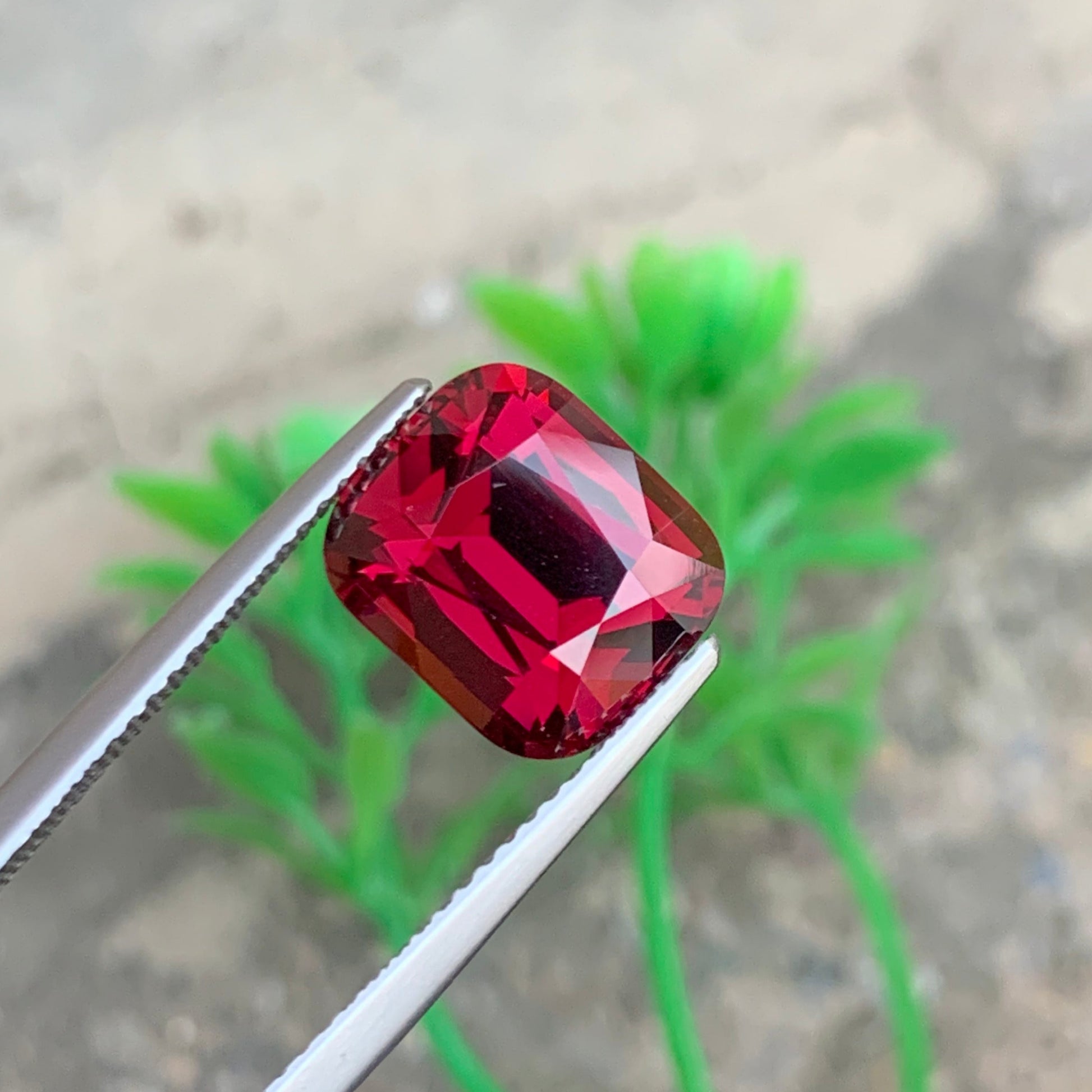 Rhodolite Garnet 
Rhodolite Garnet jewelry