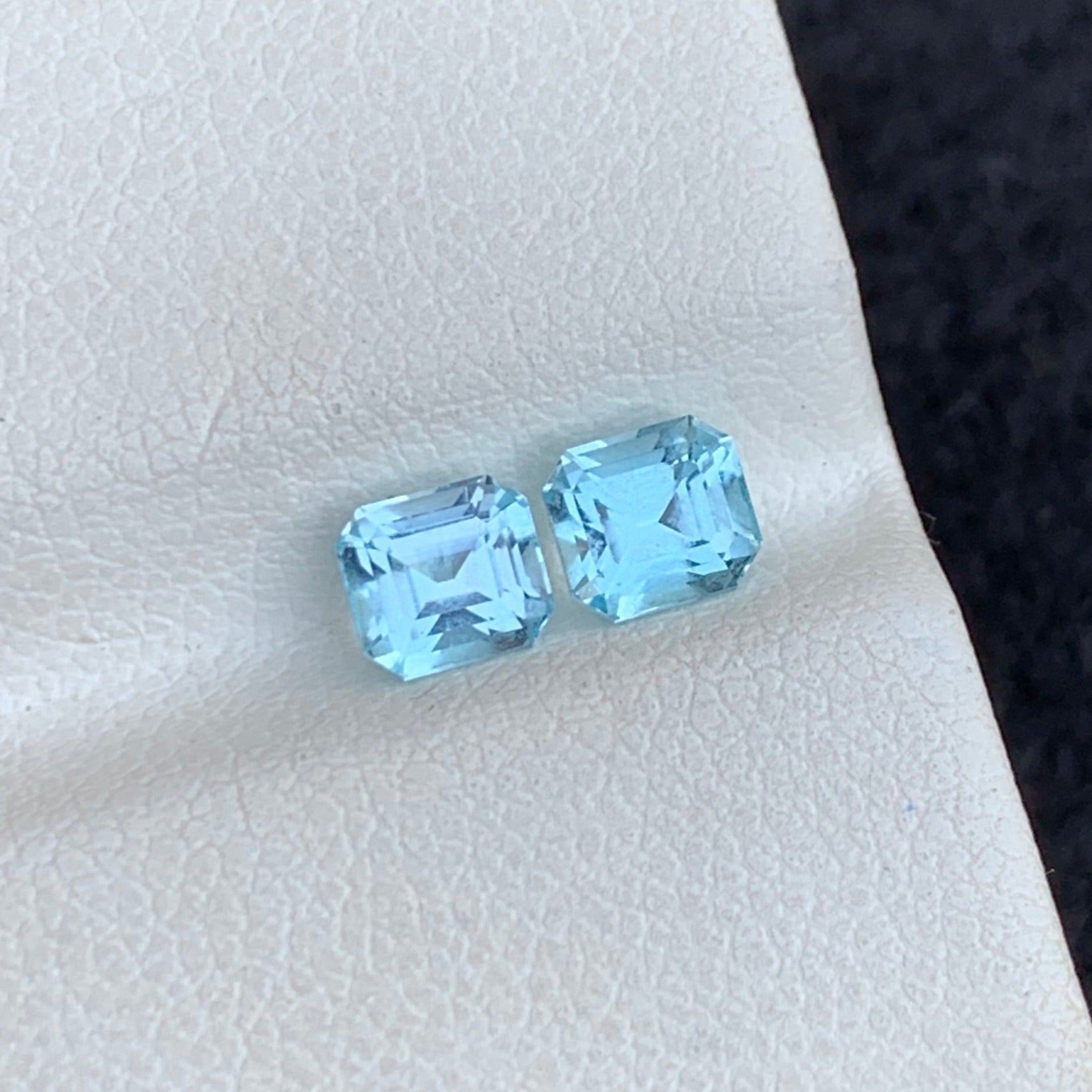 Loose  blue topaz pair