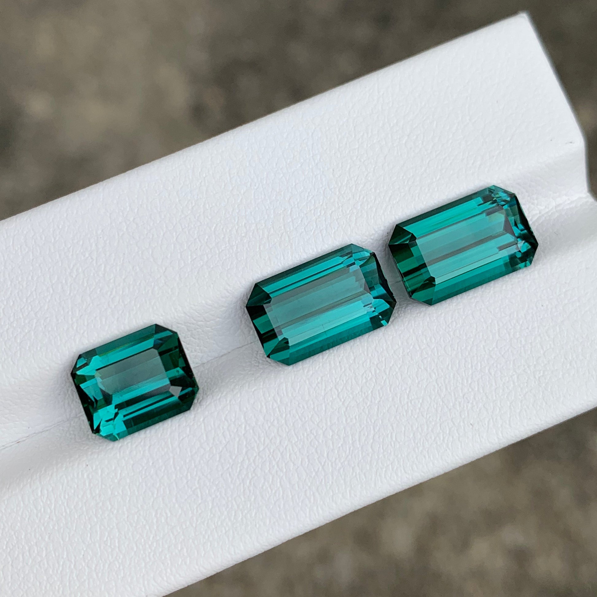 Greenish Lagoon Tourmaline ring
Greenish Lagoon Tourmaline set