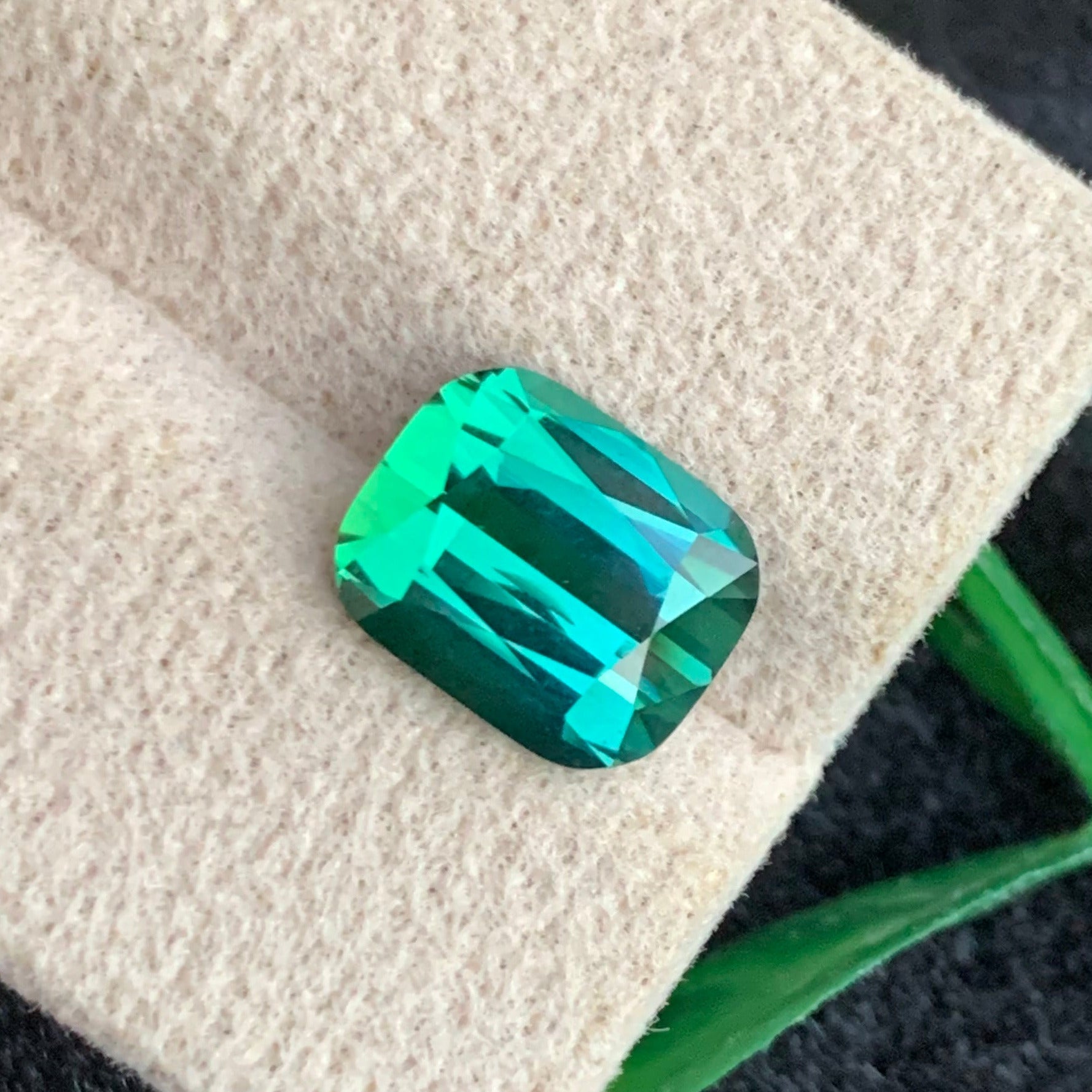 Bluish Green Tourmaline ring
Bluish Green Tourmaline pendan