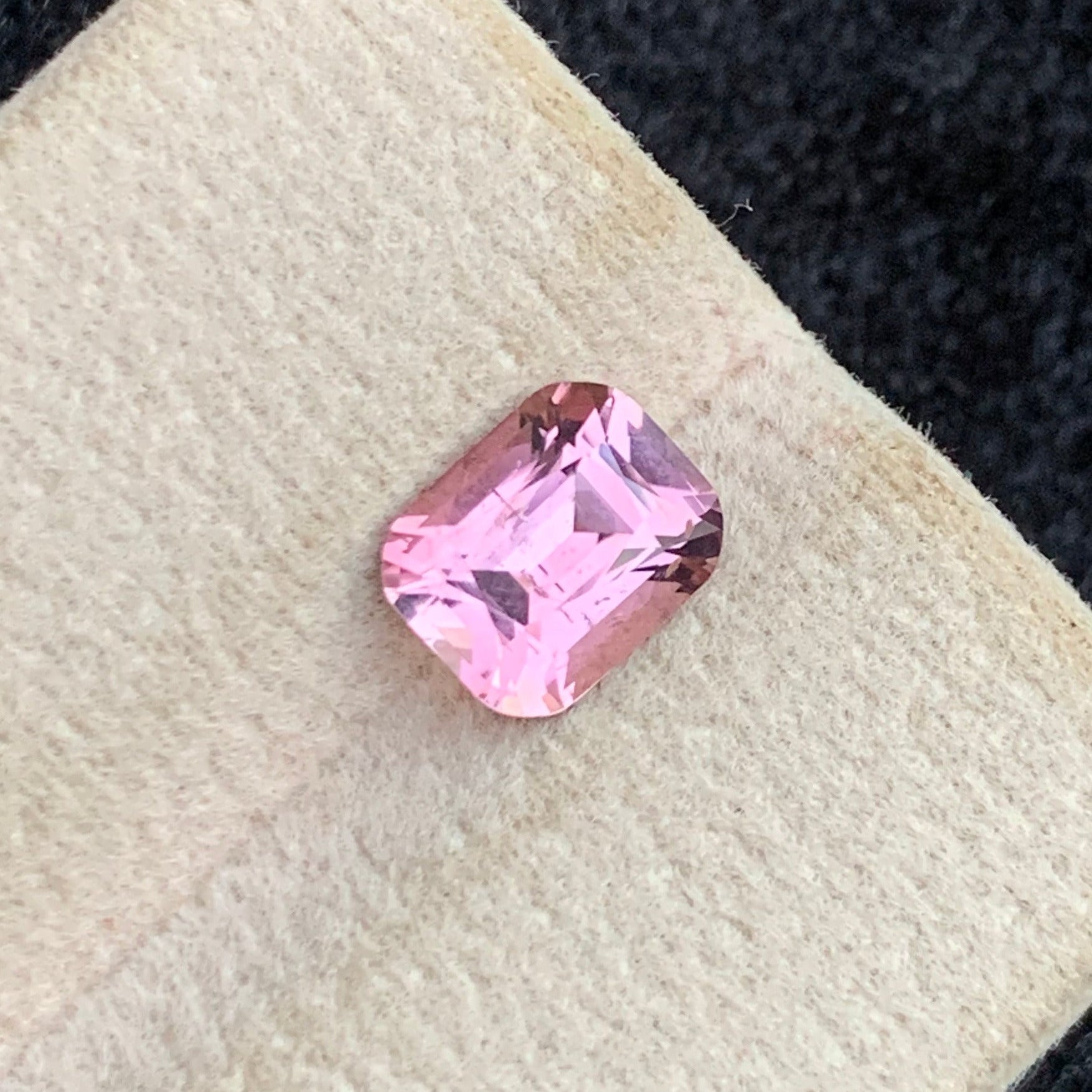 Pink Bubblegum Tourmaline
Pink Bubblegum Tourmaline ring