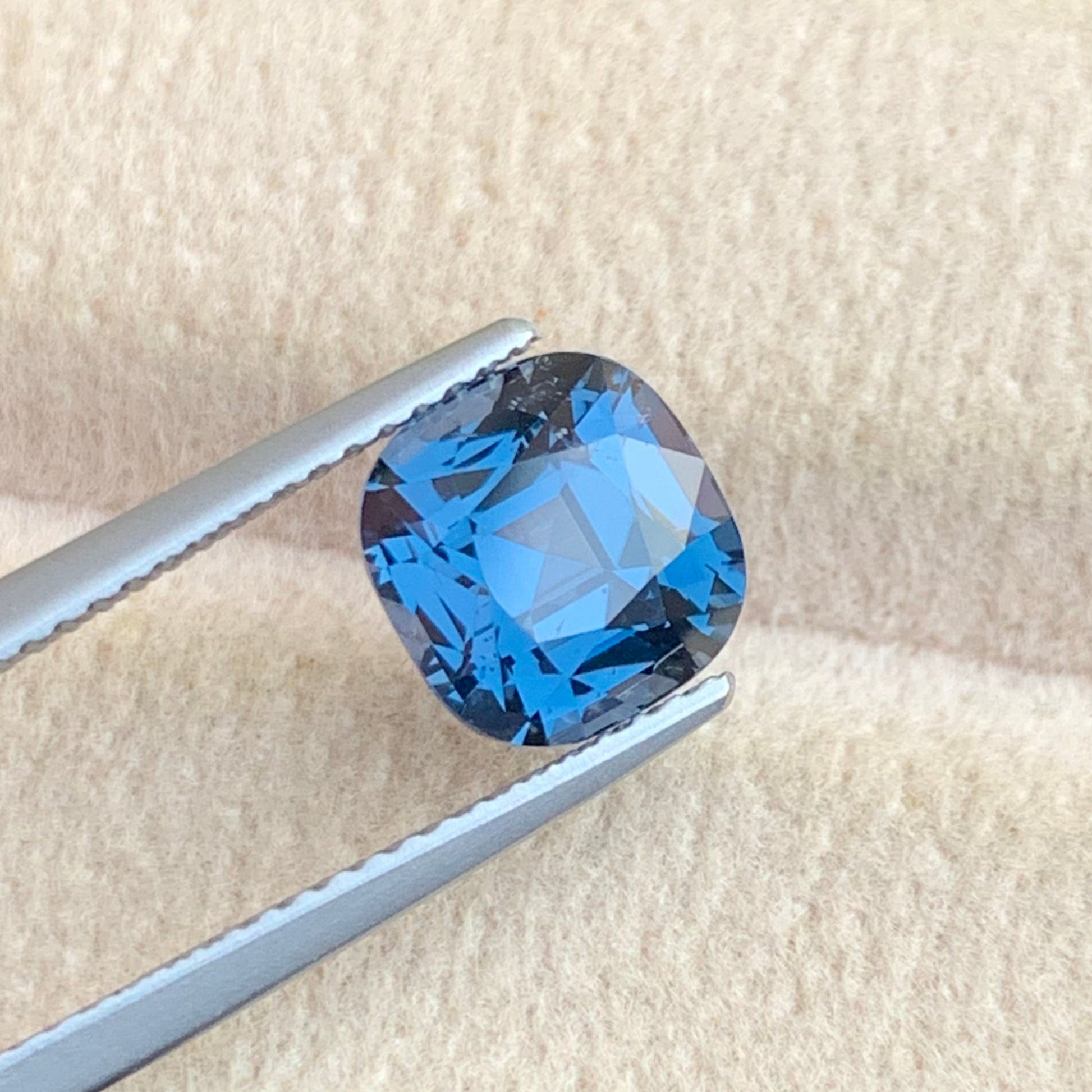 Grayish Blue Spinel ring
Grayish Blue Spinel pendant