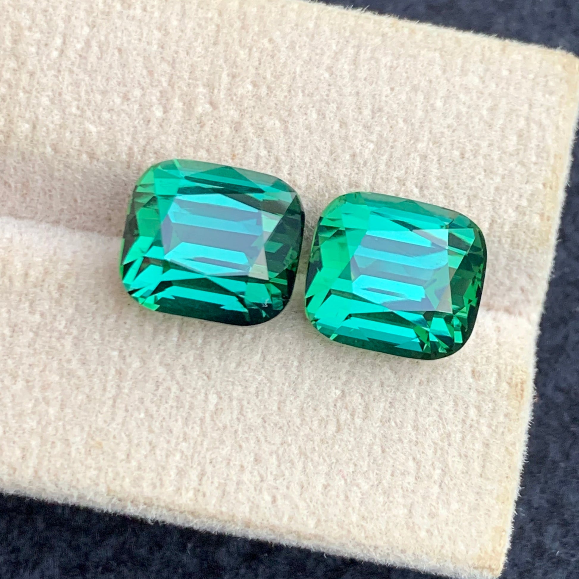 Bluish Green Tourmaline pair
Bluish Green Tourmaline jewelry