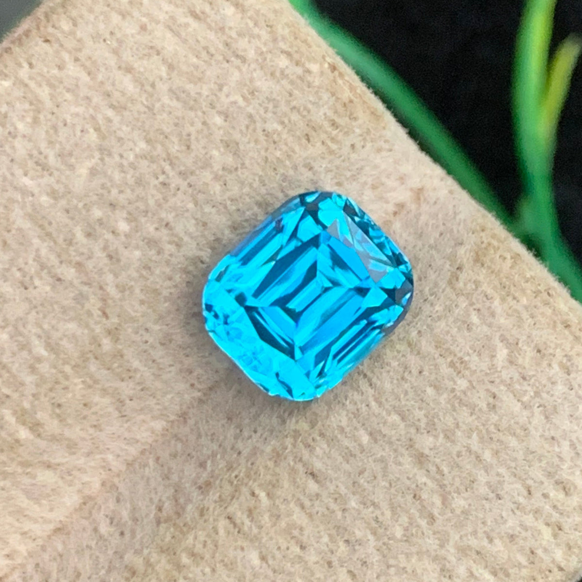  Blue Zircon gemstone
 Blue Zircon jewelry