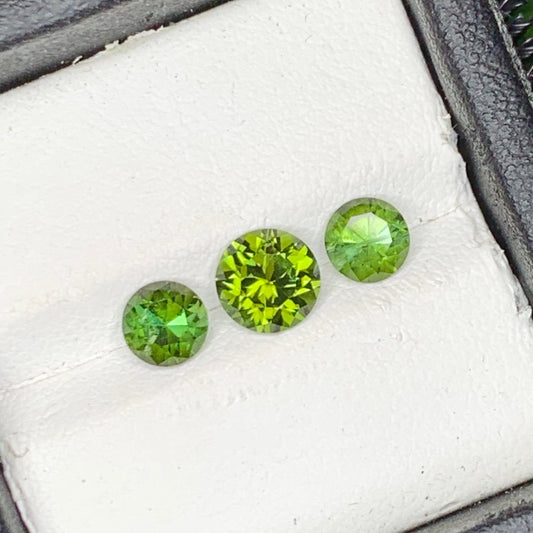 Bright Mint Green Tourmaline Ring Set, Round Brilliant Cut 1.95 Carats