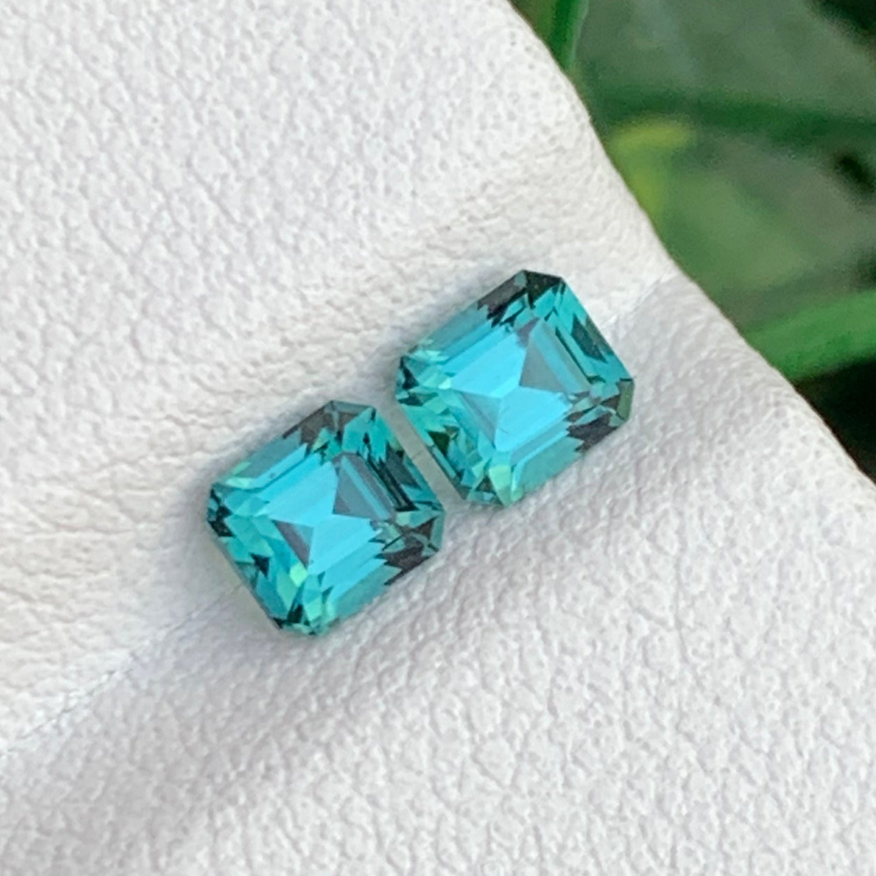 Lagoon Tourmaline earrings
Lagoon Tourmaline gift