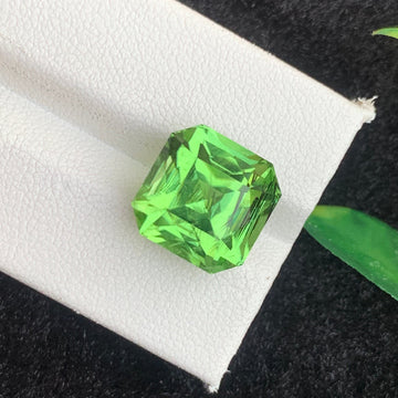 Rutile Green Peridot gemstone
Rutile Green Peridot jewelry