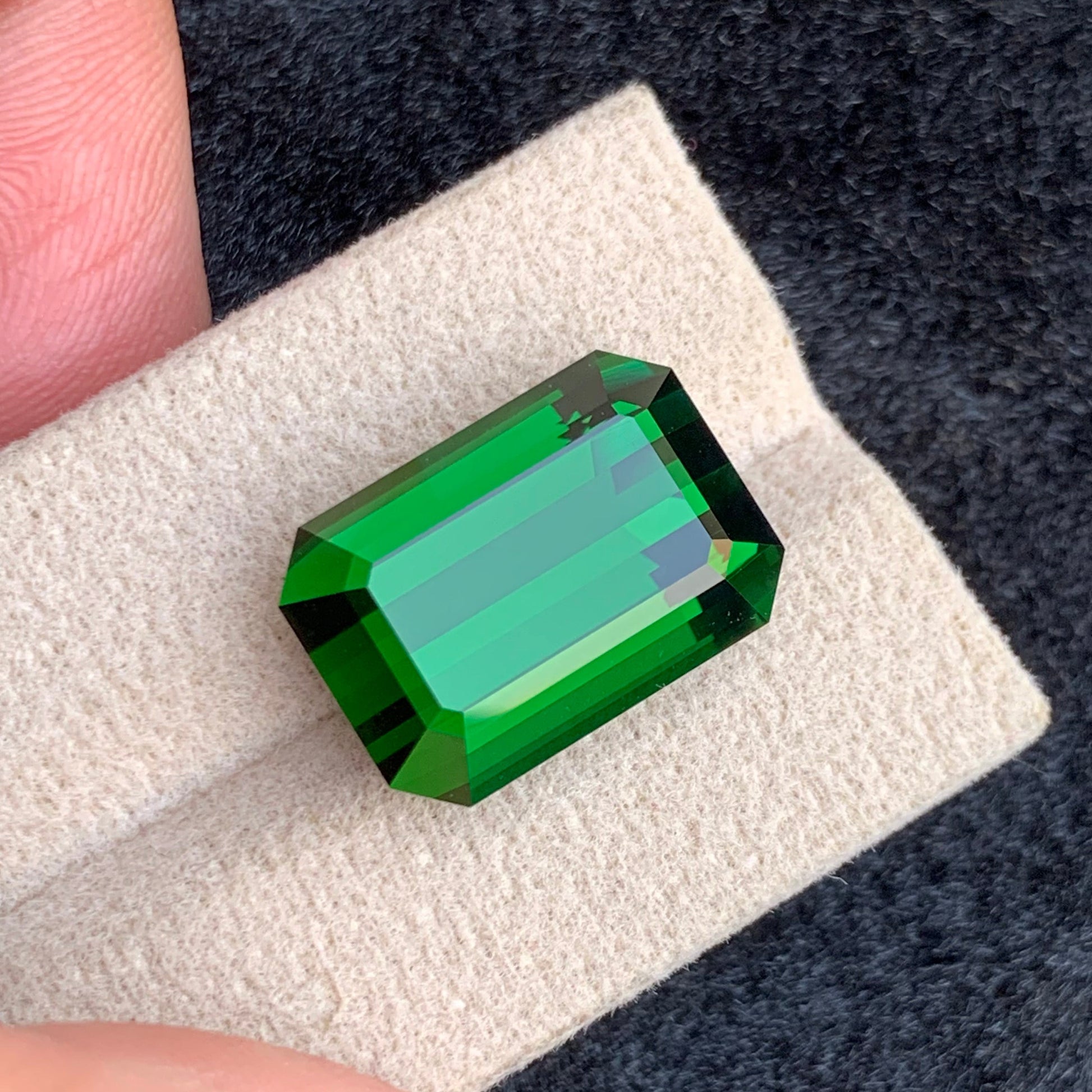 Vivid Green Tourmaline ring
Vivid Green Tourmaline  pendant