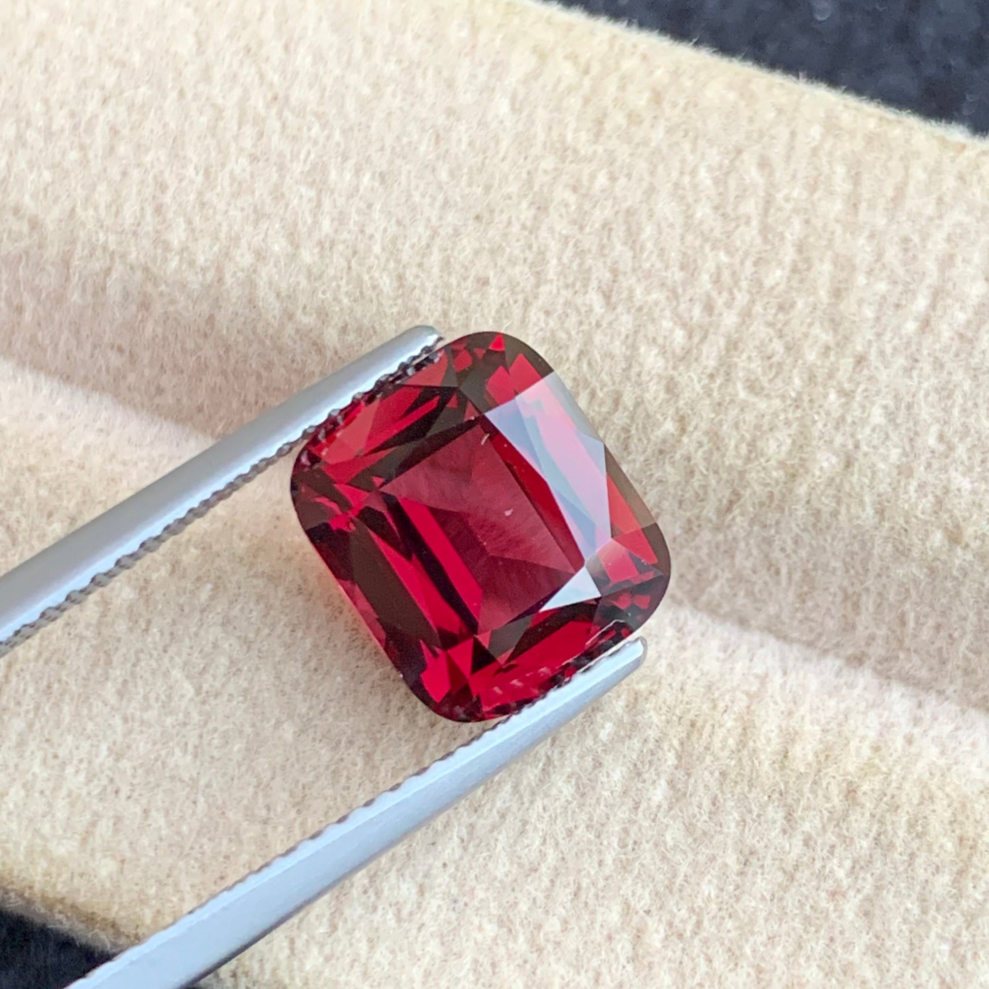 Rhodolite Garnet
Rhodolite Garnet jewelry
Rhodolite Garnet ring