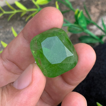 Green Peridot gemstone
Green Peridot jewelry