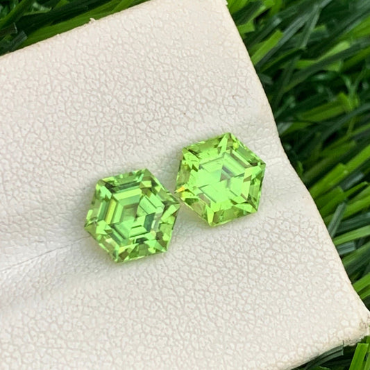 3.95 Carats Green Natural Peridot Pair for Earrings, Hexagonal Shape