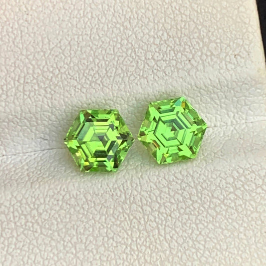 2.60 Carats Green Loose Peridot Pair for Earrings, Hexagonal Shape