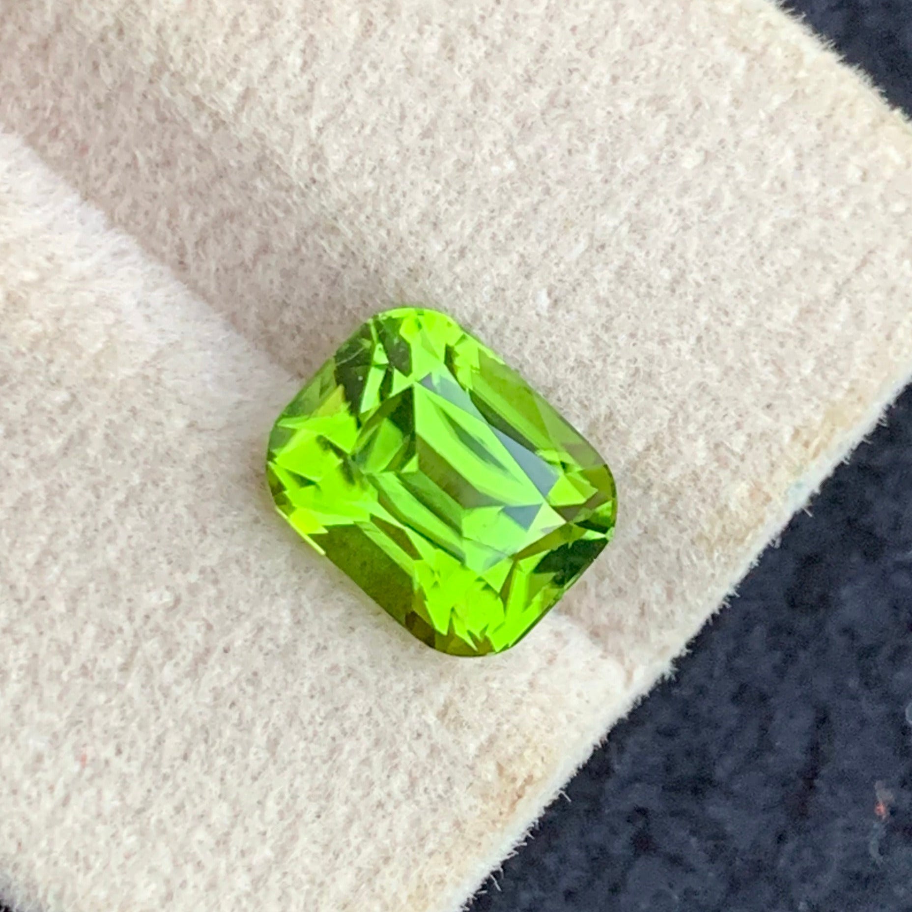 Natural Green Peridot necklace
Natural Green Peridot earring