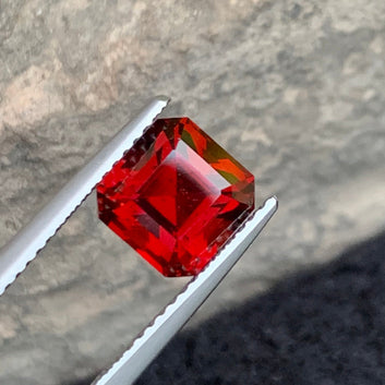 Rhodolite Garnet Gemstone, Asscher Cut 3.15 Carats