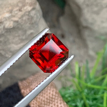 Rhodolite Garnet Gemstone, Asscher Cut 3.15 Carats