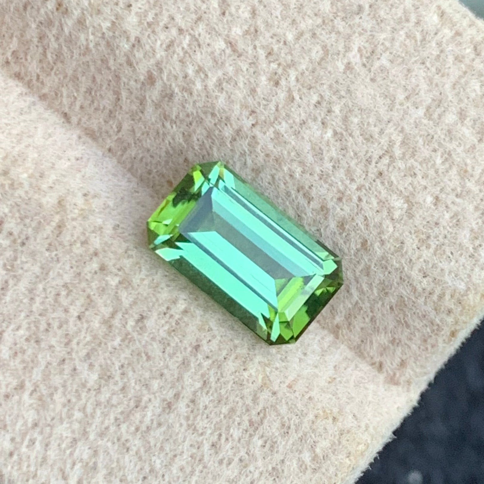 Yellow Green Tourmaline  ring
Yellow Green Tourmaline pendant