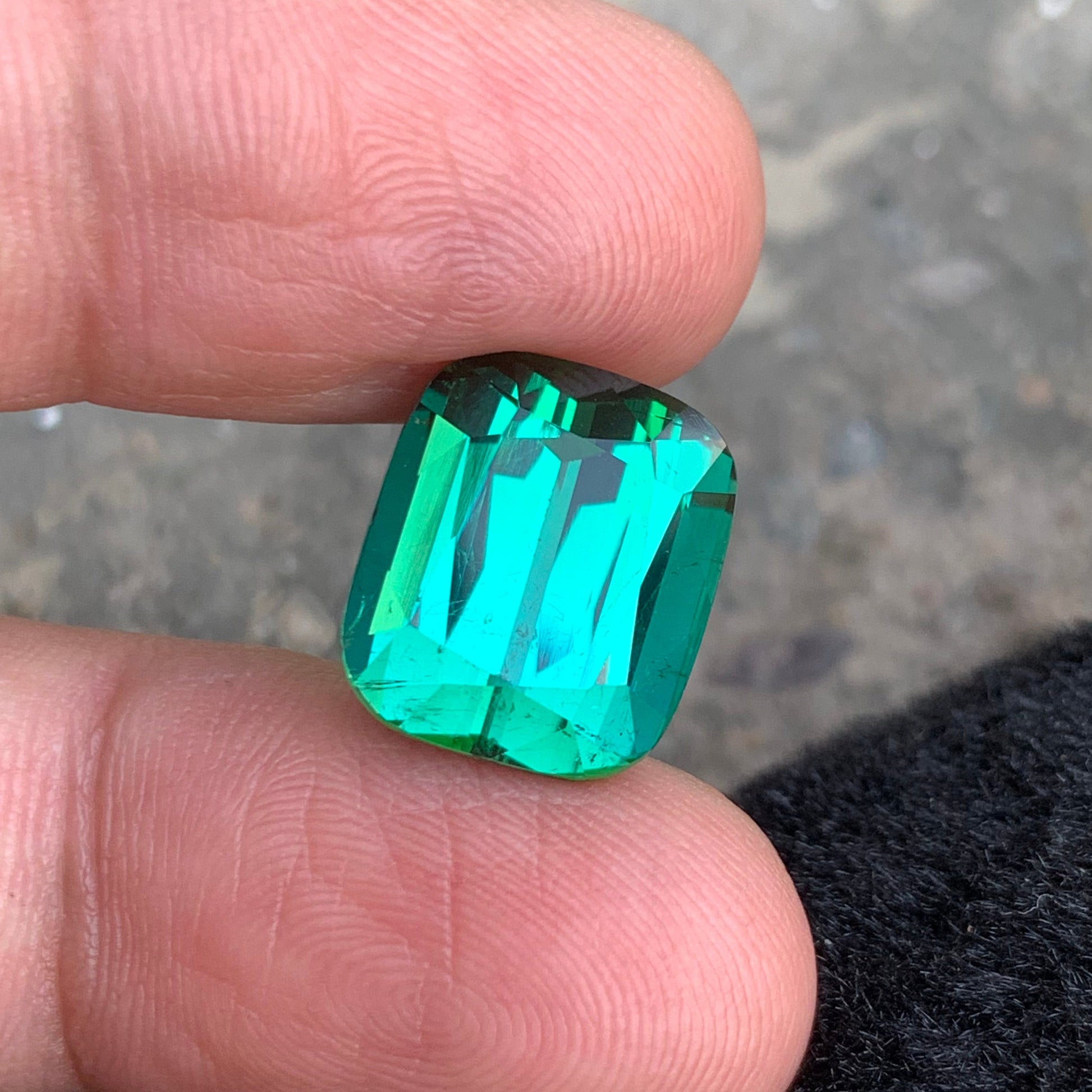 Bluish Green Tourmaline ring
Bluish Green Tourmaline pendant