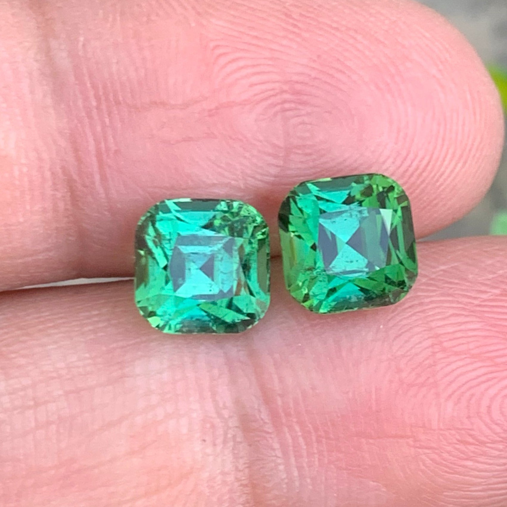 Bluish Green Tourmaline ring
Bluish Green Tourmaline pandant
Bluish Green Tourmaline earrings