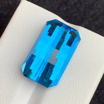 Electric Swiss Blue Topaz from Africa, Pixel Cut 20.90 Cts