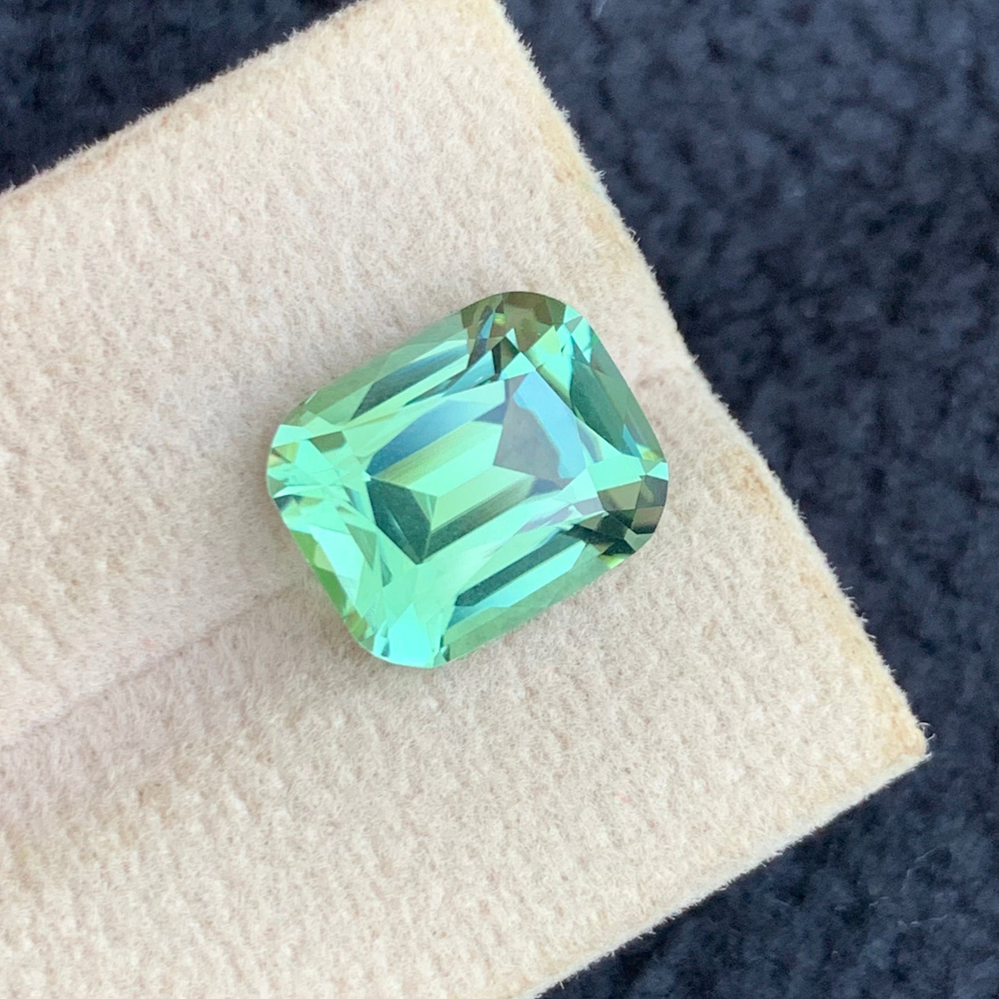 Apple Green Tourmaline
Apple Green Tourmaline jewelry
Apple Green Tourmaline ring