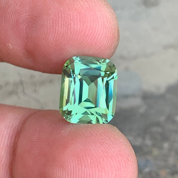 Apple Green Tourmaline
necklace
Apple Green Tourmaline pendant