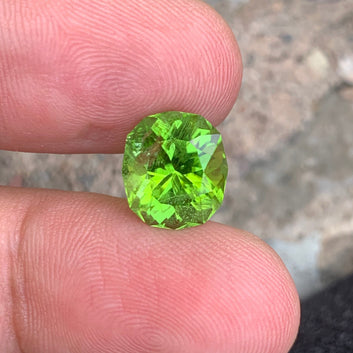 Green Peridot ring
Green Peridot pendant
Green Peridot stone
