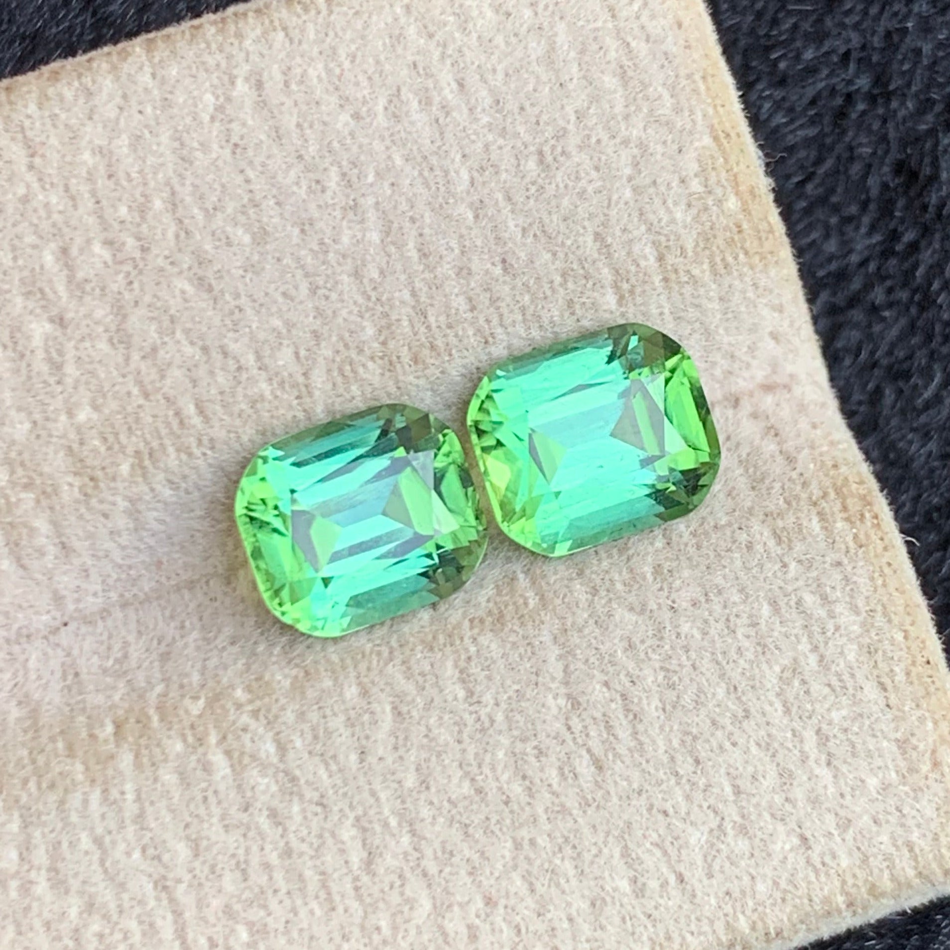 Yellow bluish green tourmaline
Yellow bluish green tourmaline pair