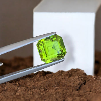 Natural Peridot Gemstone from Pakistan, Asscher Cut 3.20 Carats