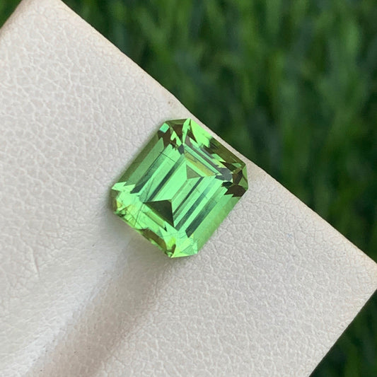 Natural Peridot Gemstone from Pakistan, Emerald Cut 3.10 Carats