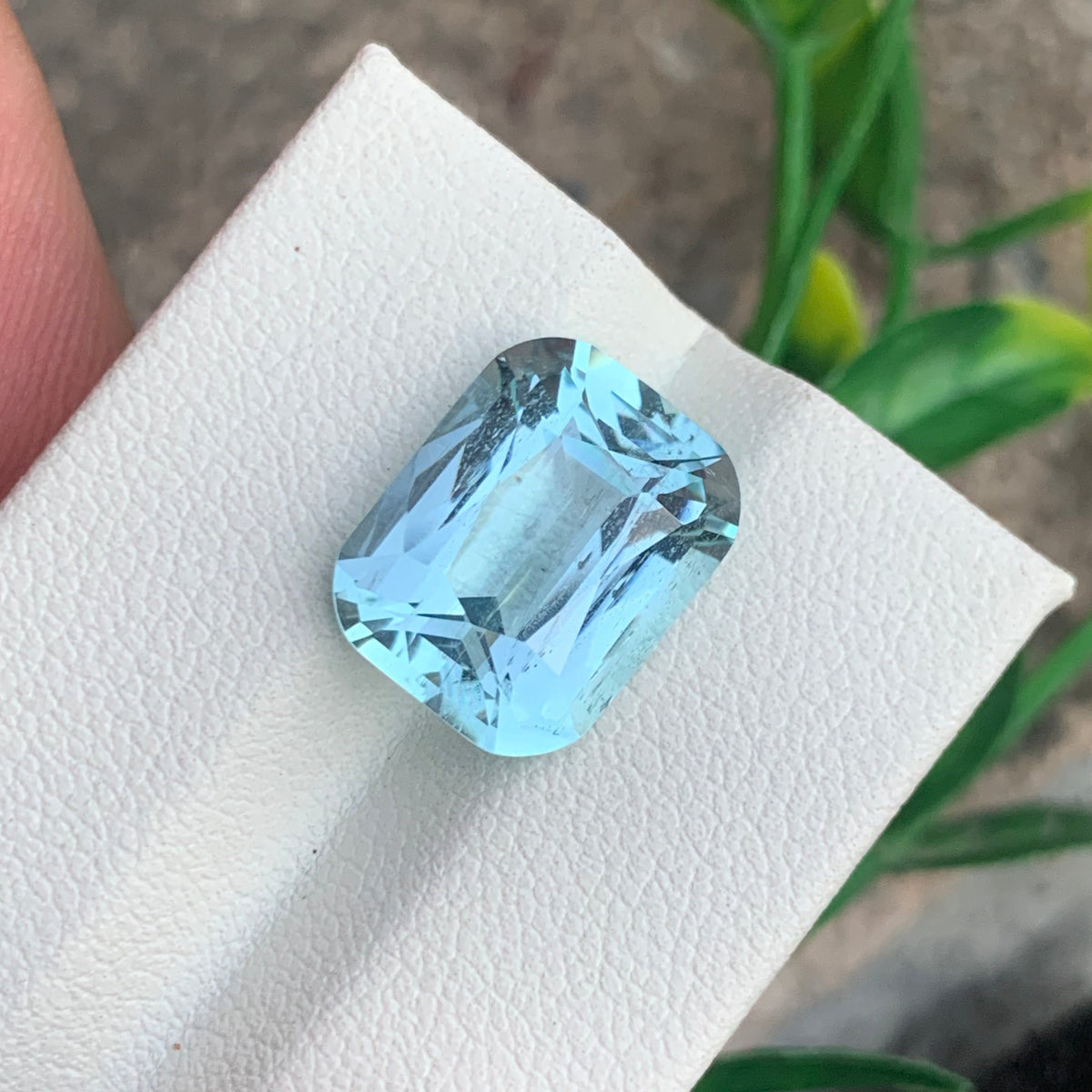 Aquamarine stone
 Aquamarine jewelry