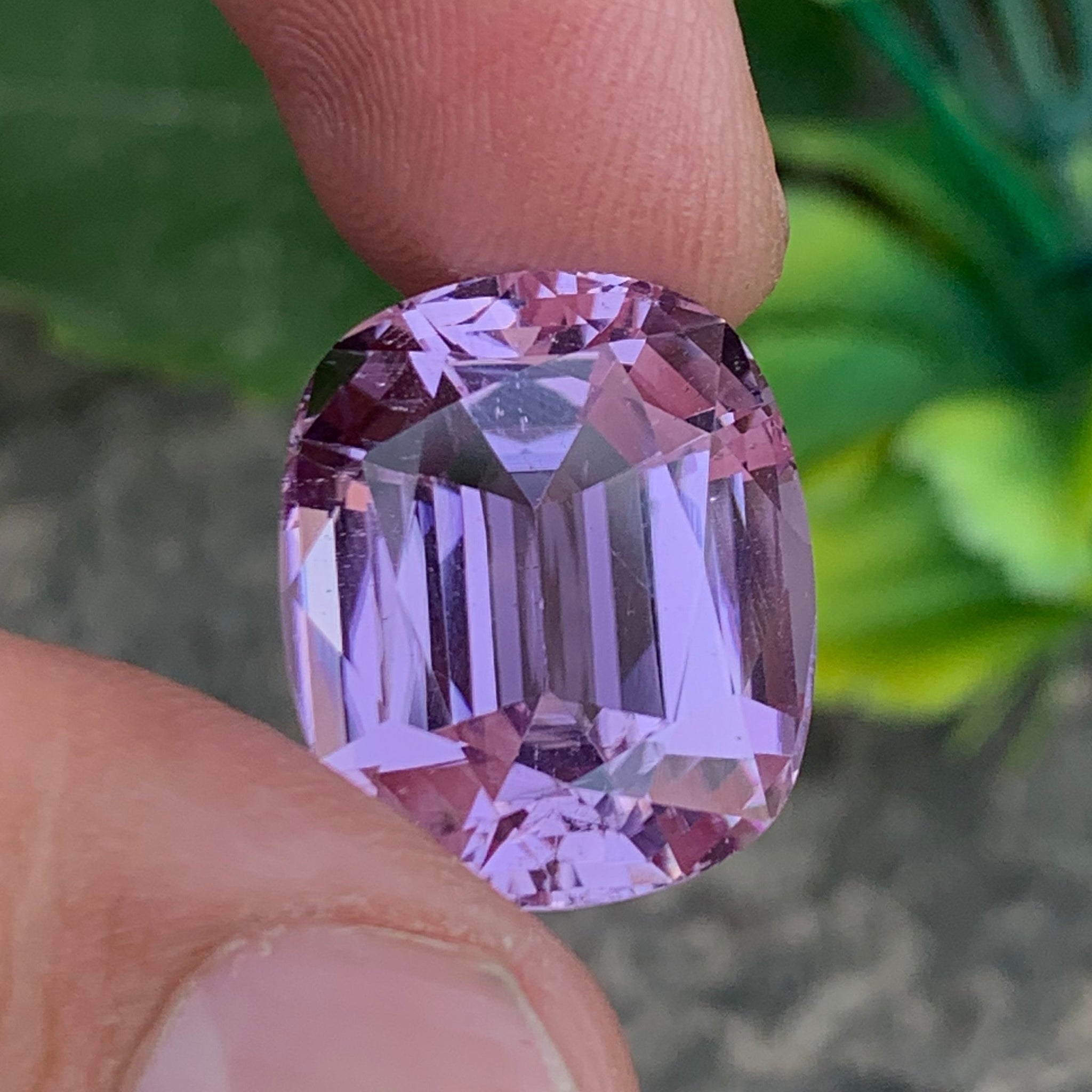 loose pink kunzite