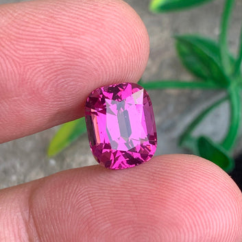 6.75 Carats Natural Pink Garnet Gemstone with Cushion Shape from Tanzania, Malawi Garnet