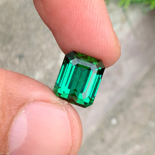 9.95 Carats Vivid Green Tourmaline, Deep Green Tourmaline Emerald Shape