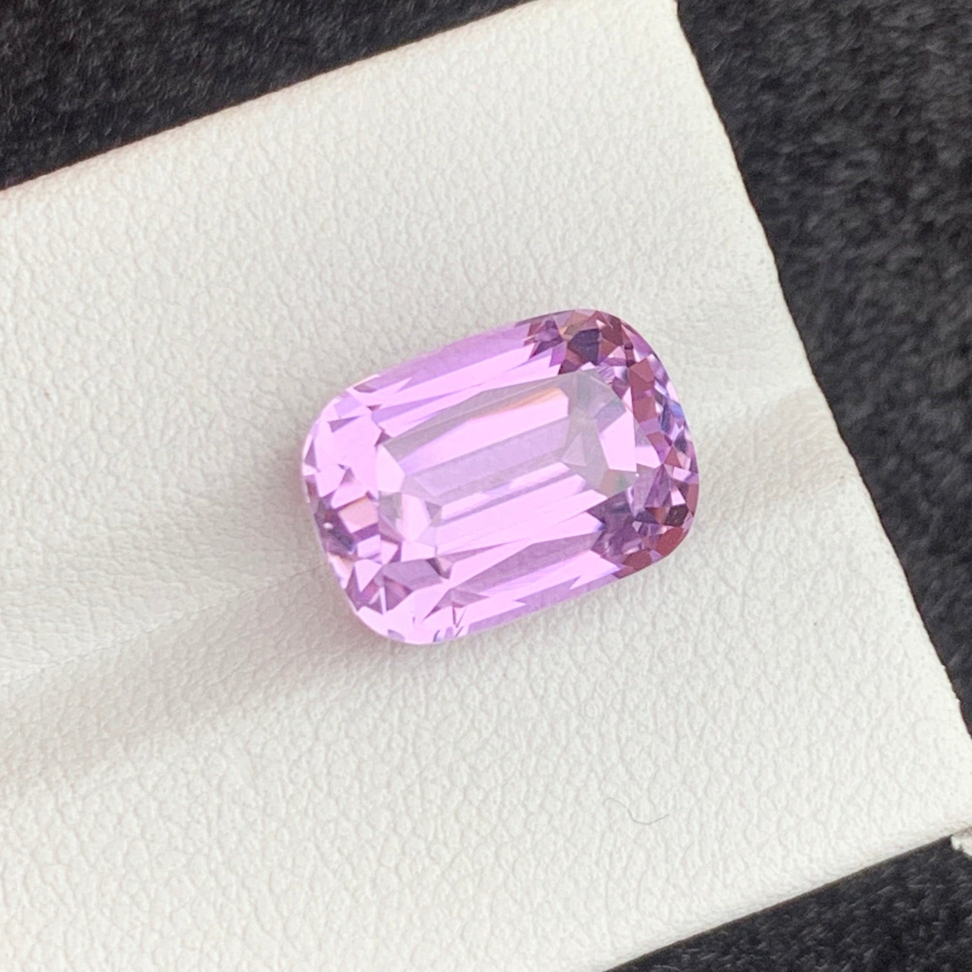 Hot Pink Kunzite ring
Hot Pink Kunzite pendant
Hot Pink Kunzite gift