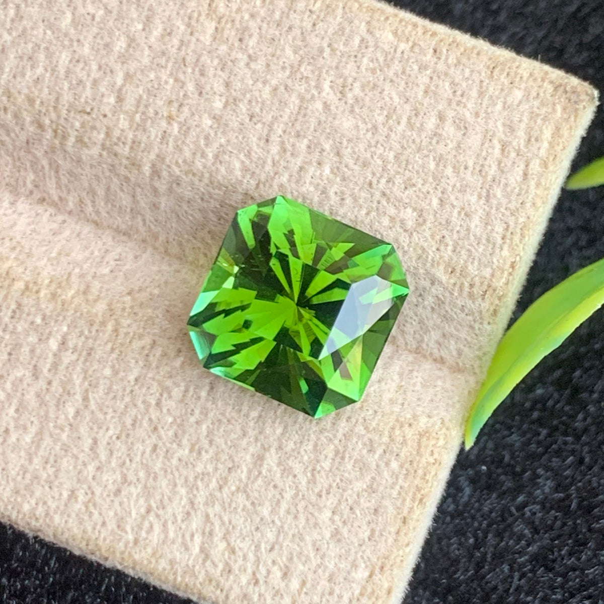 Green Tourmaline stone
Green Tourmaline jewelry