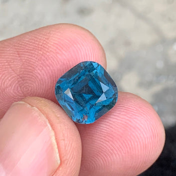 Dark Blue Tourmaline ring
Dark Blue Tourmaline pendant