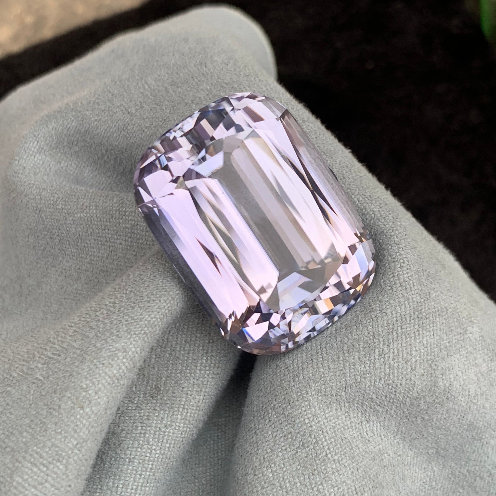 Pinkish Purple Kunzite ring
Pinkish Purple Kunzite pendant
Pinkish Purple Kunzite rare size