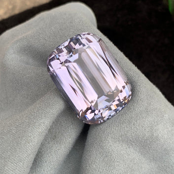 Pinkish Purple Kunzite ring
Pinkish Purple Kunzite pendant
Pinkish Purple Kunzite rare size