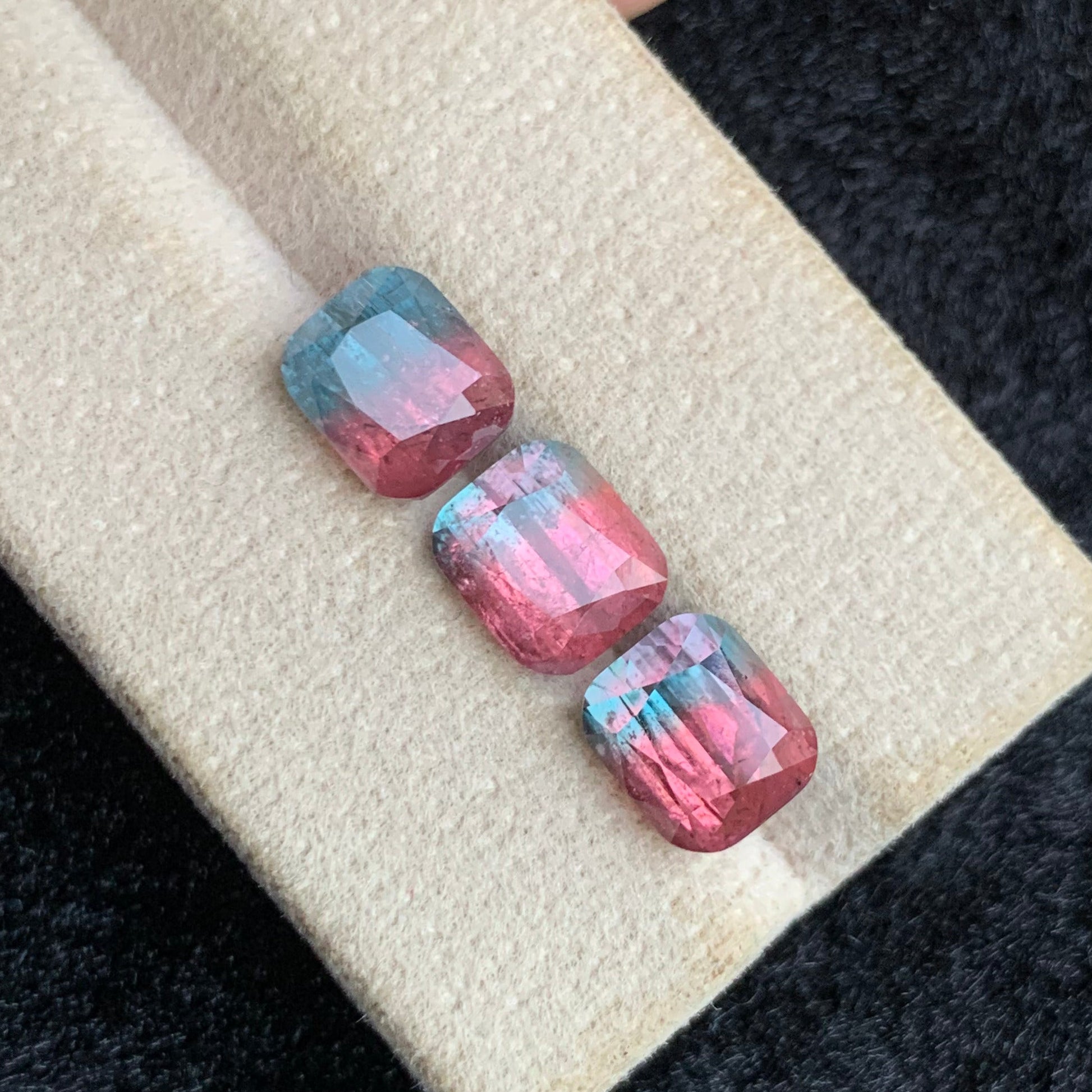  Bicolor Tourmaline
 Bicolor Tourmaline ring set
