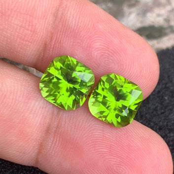 Green Peridot earrings
Green Peridot pair