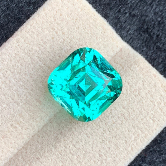 Lagoon Tourmaline gemstone
Lagoon Tourmaline jewelry