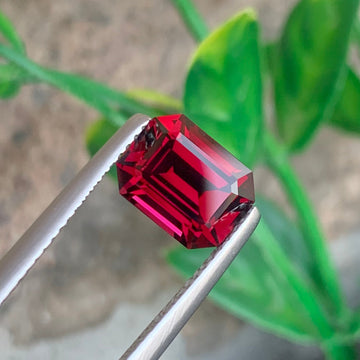Pinkish Rhodolite Garnet stone
Pinkish Rhodolite Garnet jewelry