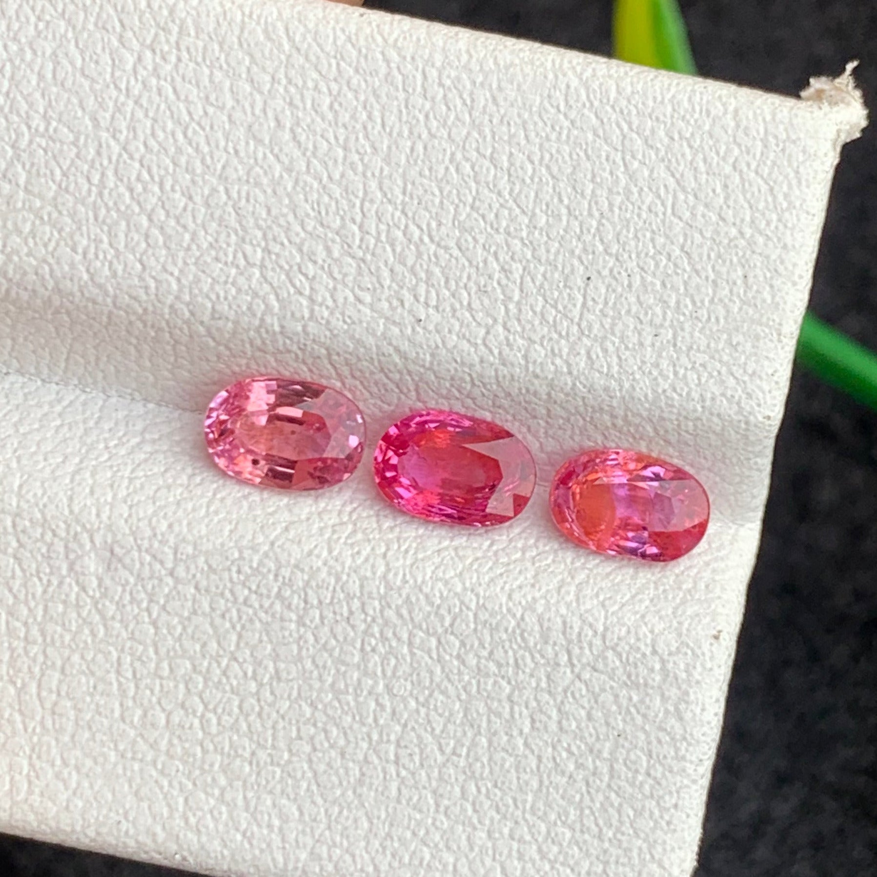 Peach Pink Sapphire rings
Peach Pink Sapphire stone