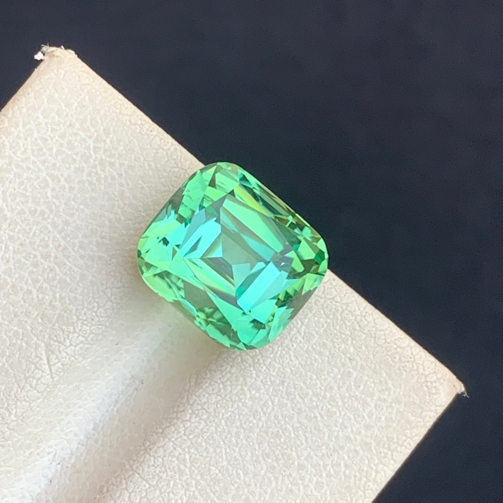 apple green Gemstone