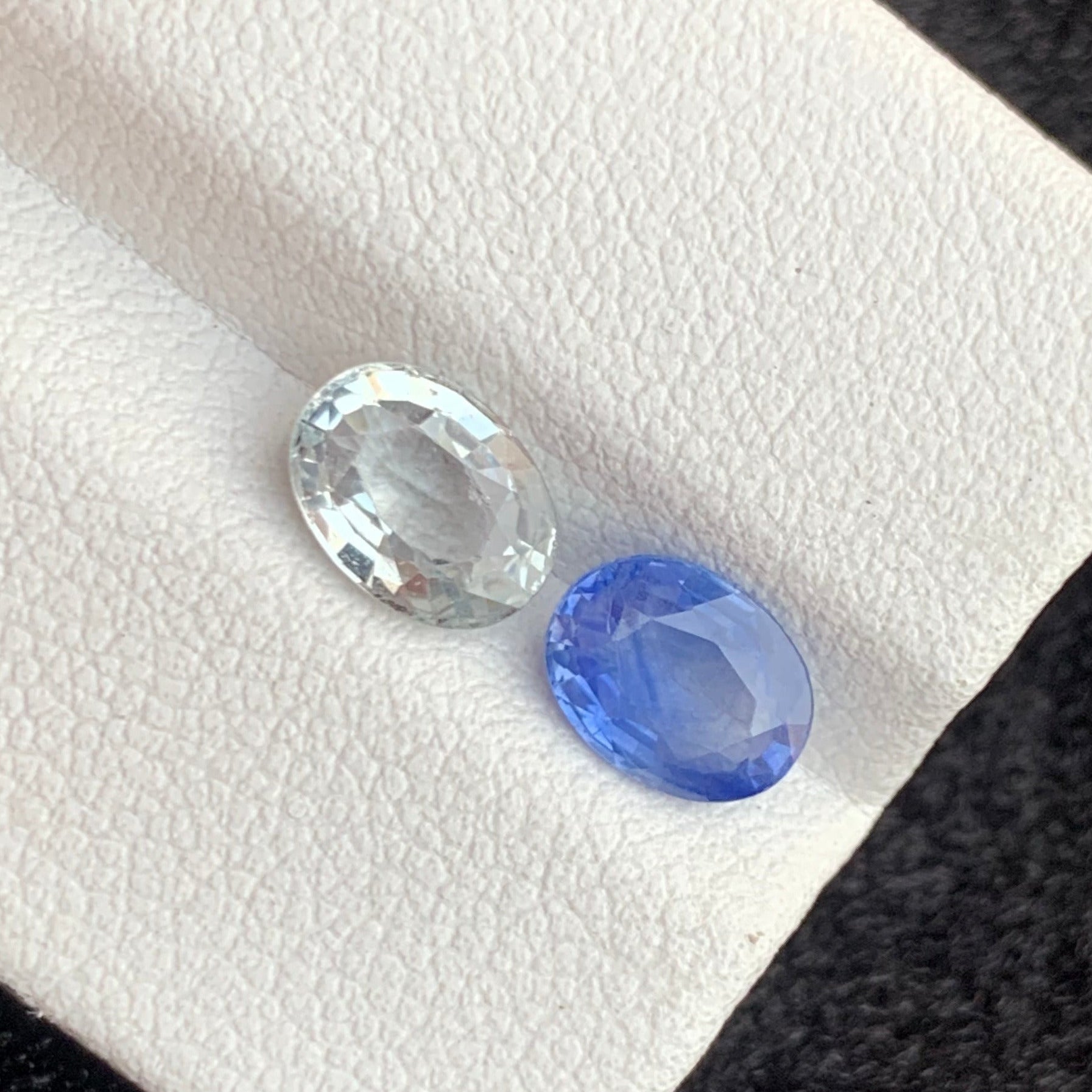 Reverse Pair Sapphire gemstone
Reverse Pair Sapphire Jewelry